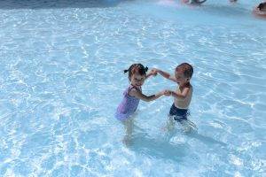La joie des vacances avec piscine

